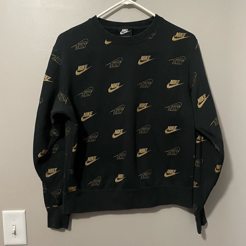 Nike sweatshirt 